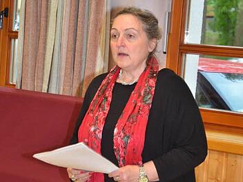 Inge Neubauer ist gegen Windkrafträder an der Pforte des Frankenwaldes.  Fotos: Karl-Heinz Hofmann