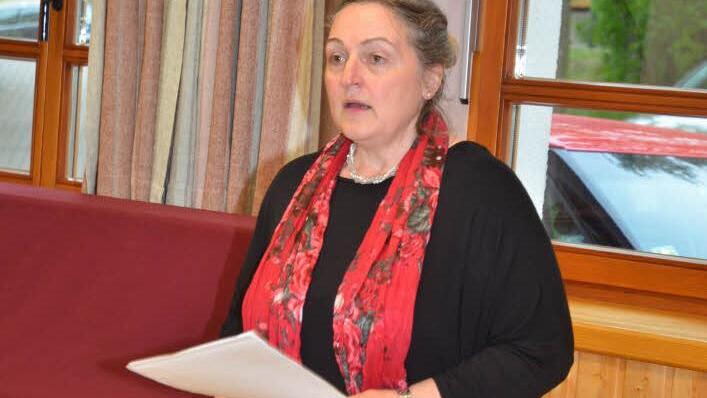 Inge Neubauer ist gegen Windkrafträder an der Pforte des Frankenwaldes.  Fotos: Karl-Heinz Hofmann