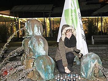 Ein Teelicht als Symbol für Hoffnung und Glauben.  Foto: Gerda Völk
