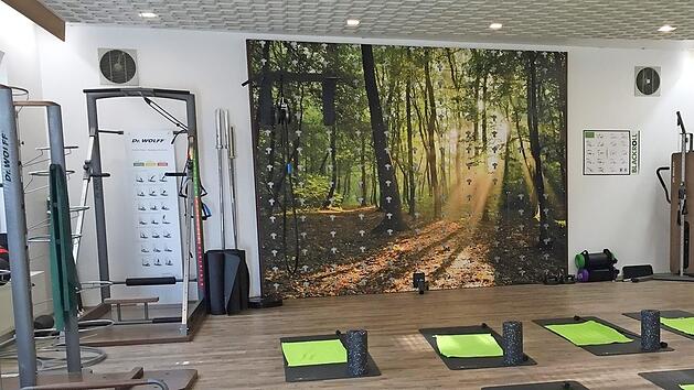 Hier fanden Hochzeitsfeiern, Jubil&auml;en und Vereinsveranstaltungen statt. Dieser &uuml;ber 90 Quadratmeter gro&szlig;e Raum ist schon fast vollst&auml;ndig als Fitness- Kurs- und Trainingsraum ausgebaut worden. Foto: Karl-Heinz Hofmann