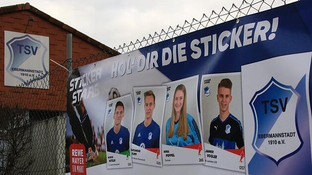 Ab Samstag k&ouml;nnen Fans des TSV Ebermannstadt die Sticker aller 19 Mannschaften des Vereins sammeln.  Josef Hofbauer