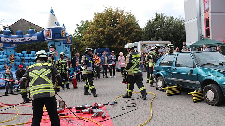 Rettung eines Eingeklemmten dauerte 20 Minuten.