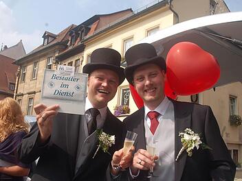 Sven Kaiser (l.) und Christian Vogel haben eine nicht alltägliche Hochzeit gefeiert. Foto: Andrea Rippstein