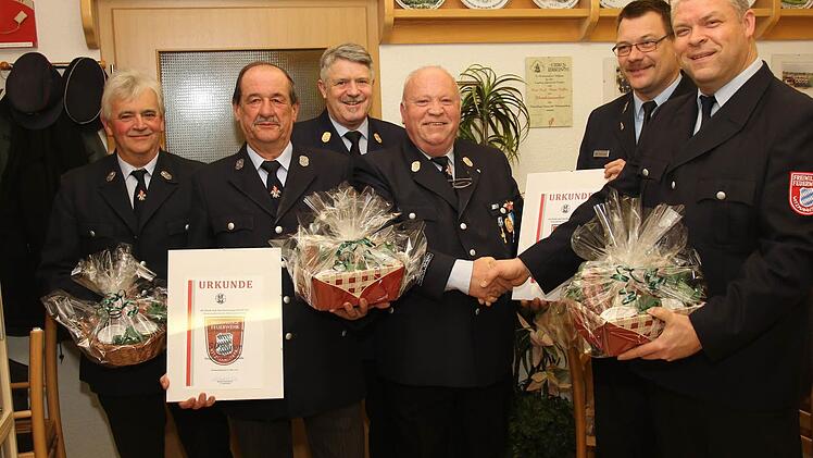 Arno Müller, Gerhard Janson, KBI Wolfgang Beyer, Karl Heinz Müller, KBM Christian Boßecker und Michael Rosenbusch (von links).  Foto: Michael Stelzner
