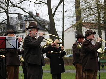 Die Kulmbacher Jagdhornbl&auml;ser begr&uuml;&szlig;ten die Teilnehmer. Foto: Adriane Lochner