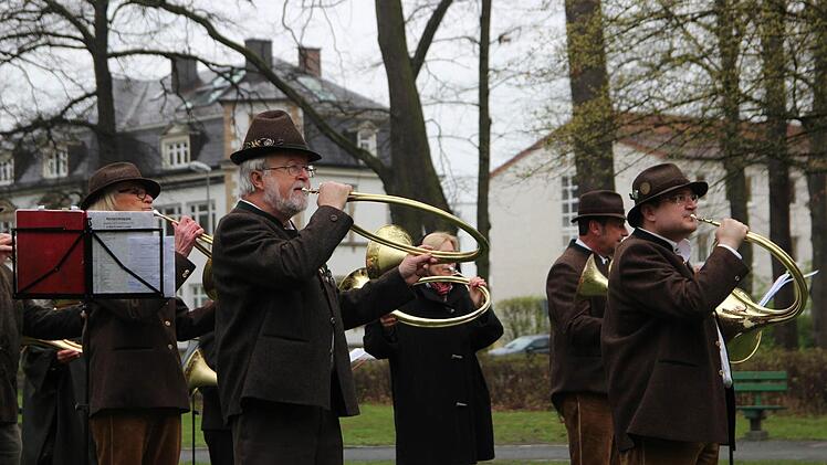 Die Kulmbacher Jagdhornbl&auml;ser begr&uuml;&szlig;ten die Teilnehmer. Foto: Adriane Lochner