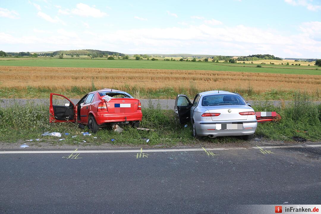 Schwer Unfall auf B470 bei Dachsbach - Bildergalerie