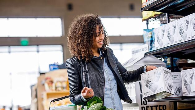 Das Öffnen der Ware im Supermarkt ist nur mit Zustimmung des Händlers erlaubt - oder etwa nicht? Symbolfoto: Boxed Water Is Better/Unsplash.com