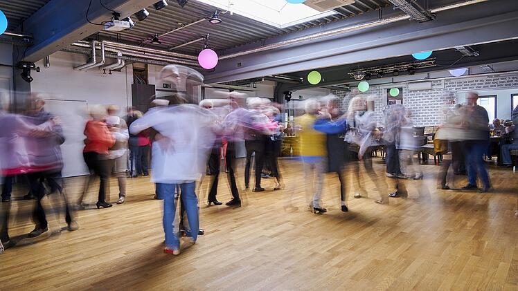 Stadt Bamberg l&auml;dt zu traditionellem Seniorentanz im Juni ein