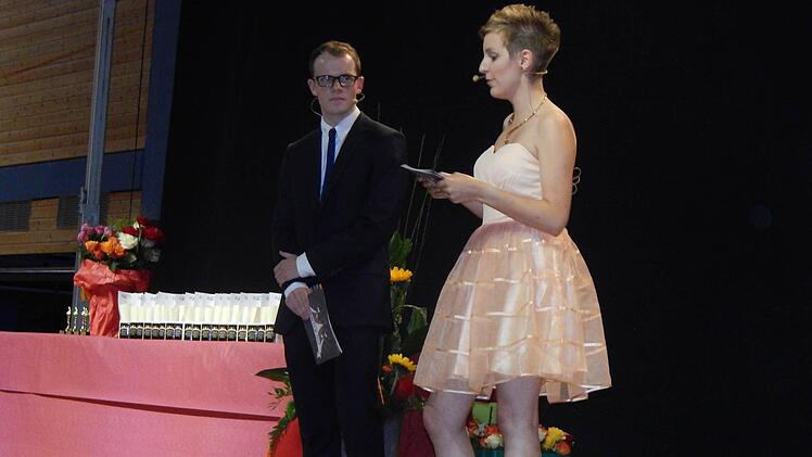 Das Mooderatorenduo Pia Freitag und Marcel Heinze Foto: Mona Lisa Eigenfeld