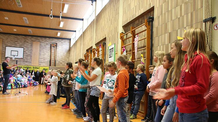 Eindrücke vom Auftakt in der Grundschule Poppenlauer. Foto: Ralf Ruppert