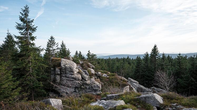 Der Ochsenkopf im Fichtelgebirge ist ein beliebtes Ausflugsziel.