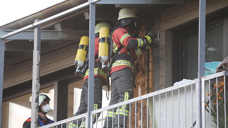 Ipsheim: Brand in Mehrfamilienhaus - drei Verletzte