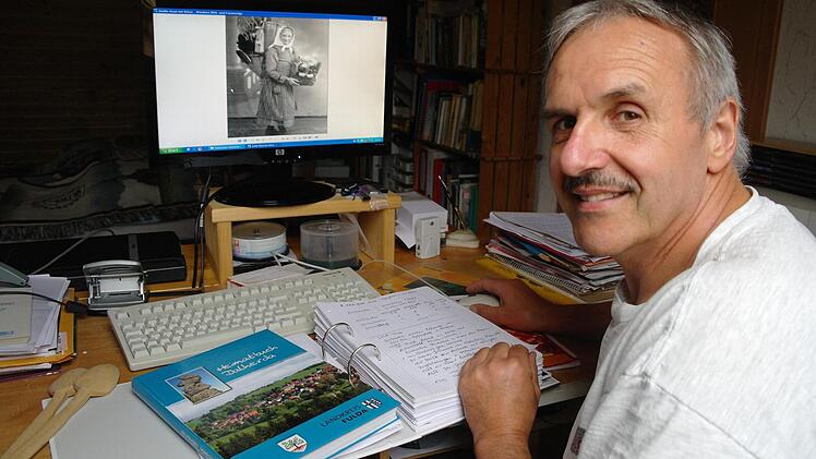 Einen ganzen Ordner Notizen und Kopien füllte der Oberbacher für seine Beiträge zum Heimatbuch Dalherda.