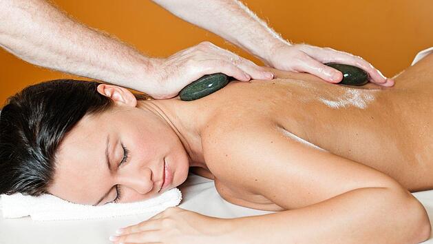 Erholen k&ouml;nnen sich Urlauber in einer Vielzahl von Wellnesshotels in der Rh&ouml;n. Symbolbild: Monique W&uuml;stenhagen