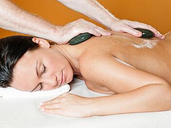 Erholen k&ouml;nnen sich Urlauber in einer Vielzahl von Wellnesshotels in der Rh&ouml;n. Symbolbild: Monique W&uuml;stenhagen