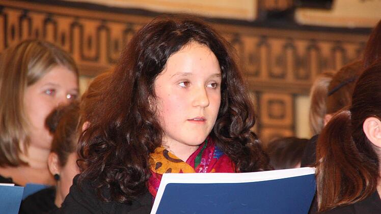Maja Tremer (13) findet das Singen im Chor "einfach cool".