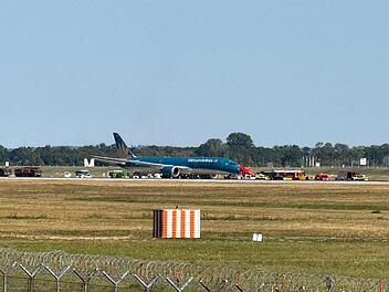 Flugzeug kehrt nach Start am M&uuml;nchner Flughafen um