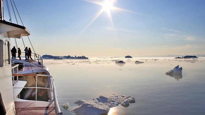 Eisige Weite: Für viele Reisende ist eine Arktis-Kreuzfahrt ein Lebenstraum. Fotos: djd/Polar Kreuzfahrten