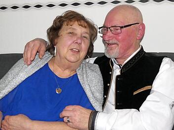 Das Jubelpaar: Auch nach 50 Ehejahren sind Christa und Kilian Schnapp gl&uuml;cklich wie am ersten Tag.  Foto: Christian Licha