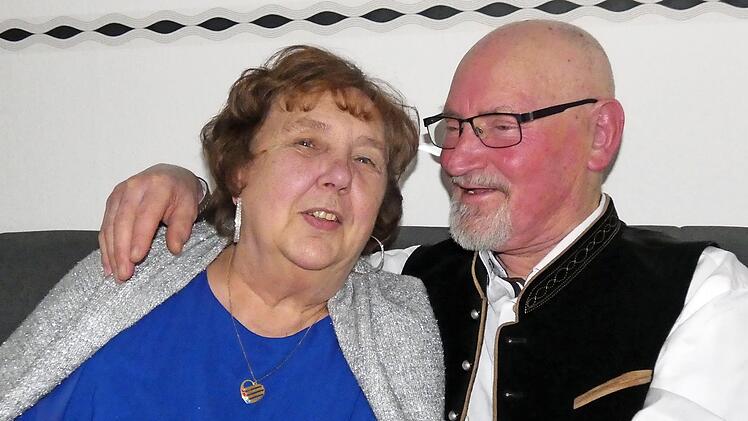 Das Jubelpaar: Auch nach 50 Ehejahren sind Christa und Kilian Schnapp gl&uuml;cklich wie am ersten Tag.  Foto: Christian Licha