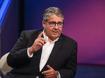 Im ZDF-Talk mit Sandra Maischberger nahm Sigmar Gabriel Bundeskanzler Friedrich Merz in Schutz.