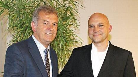 Hans Beck (l.) begrüßte Jochen Dotterweich im Gremium. Foto: Evi Seeger