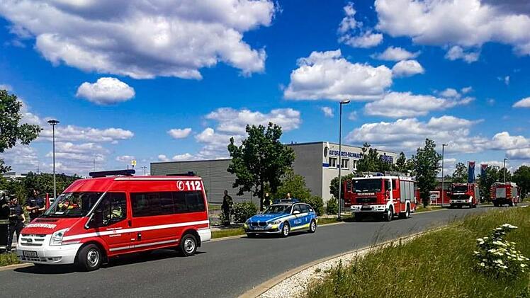 Schnelle Entwarnung in der Simon-Hegele-Straße - nur Fehlalarm.  Foto: Feuerwehr Forchheim