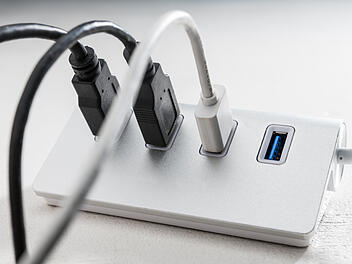 Unterschiedliche Farben bei USB-Ports haben Bedeutung