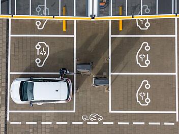 Schnellladepark f&uuml;r Elektromobile