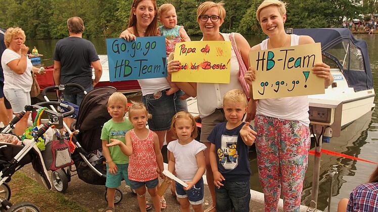 Die Akteure der Staffel-Wettbewerbe hatten viele Fans, wie hier die "Bauerschmitts" aus Dippach.