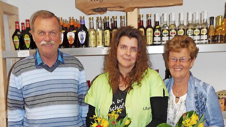 Wolfgang Rieger dankte Anja Bartsch und Gundula Rieger (r.) Foto: hl