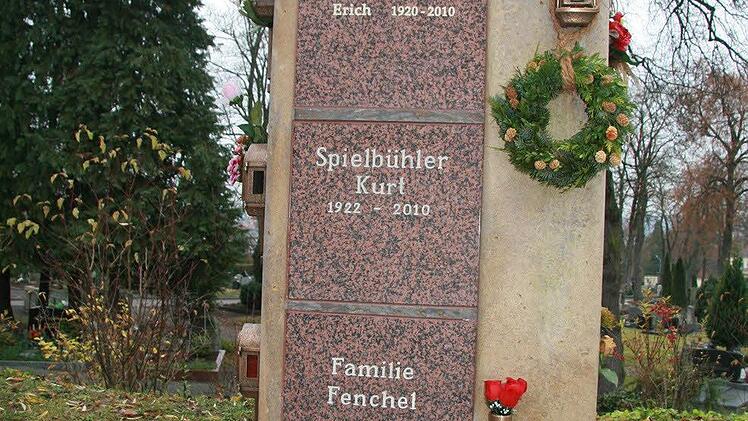 Die Urnenstelen und Urnenwände im Friedhof in Kulmbach sind im Trend, die Plätze  schnell belegt.