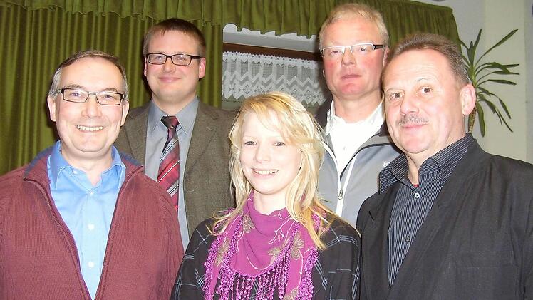 Neuwahlen und Verabschiedungen beim Musikverein Wittershausen (von links): Hubert Büchner, Christian Sell, Sonja Sell, Gerhard Sell und Stefan Zink.  Foto: Udo Sell