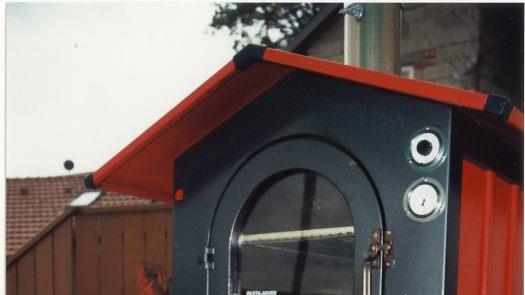 Der Holzbackofen des Bockleter Backofenvereins wird rege genutzt. Foto:  Maria Schmitz