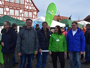 Die vier Kandidaten standen Rede und Antwort (von links): Uwe Zollikofer, Hartmut Kreisl, Barbara Poneleit und Edmund Ulm.   Foto: Petra Malbrich
