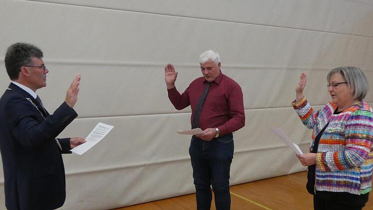 Wie auch in den vergangenen sechs Jahren steht Erster Bürgermeister Thomas Sechser (links) gemeinsam mit Zweiten Bürgermeister Hans Albert und Dritter Bürgermeisterin Sabine Weinbeer an der Spitze der Gemeinde Oberaurach.  Christian Licha