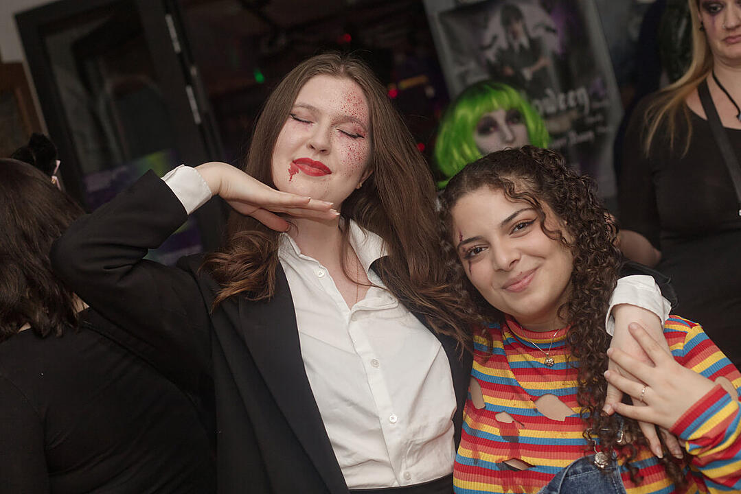 ME & MY (ZOMBIE) GIRLS HALLOWEEN