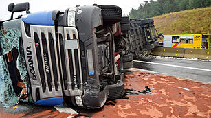 Umgekippter Lkw A3 bei Geiselwind