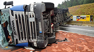 Umgekippter Lkw A3 bei Geiselwind