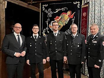 Unser Bild zeigt den Vorstand der Freiwilligen Feuerwehr Albertshausen.