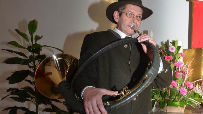 Der Jungjäger und Parforcehornbläser Leander Scherbel freut sich sehr auf sein Debüt in den Reihen des Bläsercorps anlässlich der Hubertusmesse in der St. Bartholomäus-Kirche in Rothenkirchen. Foto: K.-H. Hofmann