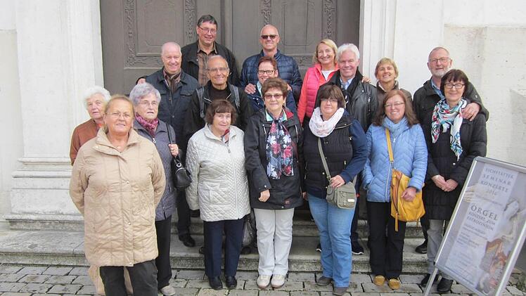 Bei einer F&uuml;hrung zum Thema: "Wie im Himmel so auf Erden" bewunderten die Teilnehmer zun&auml;chst den Eichst&auml;tter Dom. Foto: Arnold Brust