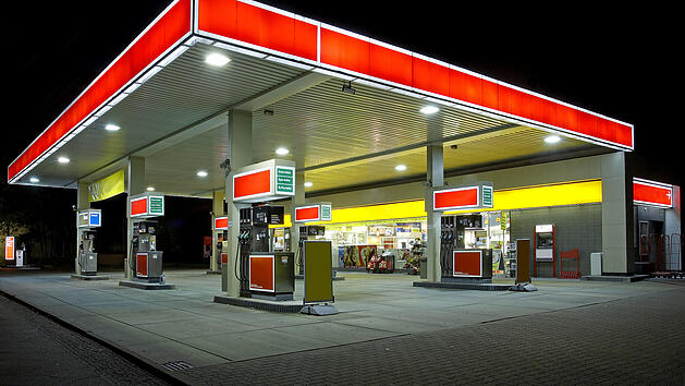 Zwei M&auml;nner &uuml;berfallen Tankstelle im Kreis Ha&szlig;berge
