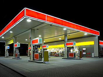 Zwei Männer überfallen Tankstelle im Kreis Haßberge