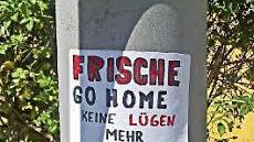 Mit Aufklebern wurde am Mittwoch Stimmung gemacht. Foto: privat