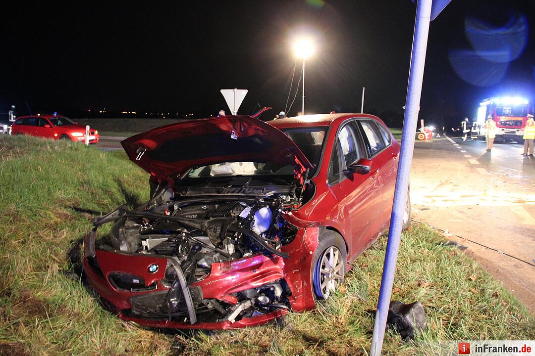 Unfall bei Adelsdorf fordert zwei Verletzte