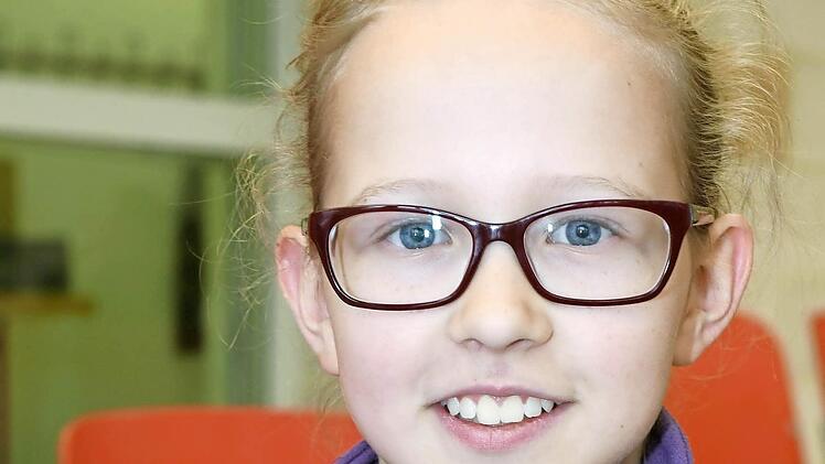Anna (11): "Der Nikolaus hat ganz schön wenig Zeit, um alle Wunschzettel, die er bekommt, zu lesen. Dass der das überhaupt schafft! Ich glaube, er bekommt ganz viel Hilfe. Ich schreibe gerade meinen Wunschzettel." Foto: Ronald Rinklef