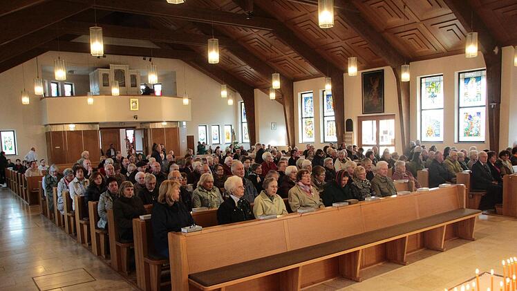 Festgottesdienst in der Begegnungsstätte Heroldsbach.  Josef Hofbauer