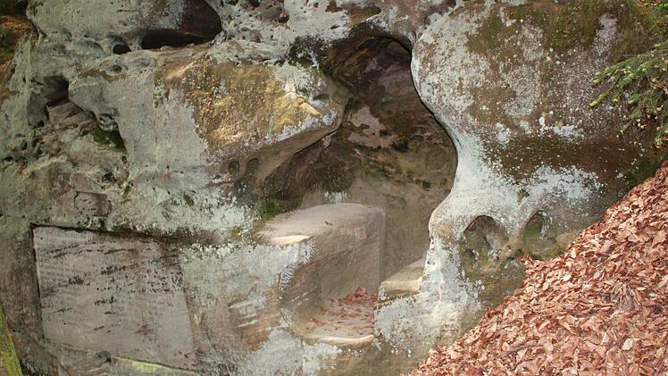 Der sogenannte Einsiedlerstein, an oder in dem tatsächlich nie ein Einsiedler gelebt hat